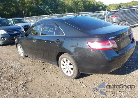 2010 Toyota Camry Le z USA, uszkodzony, nr VIN 4T1BF3EK4AU086101